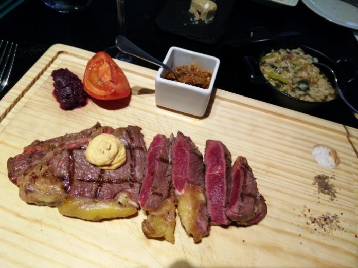 O Bife acompanhado pelo arroz