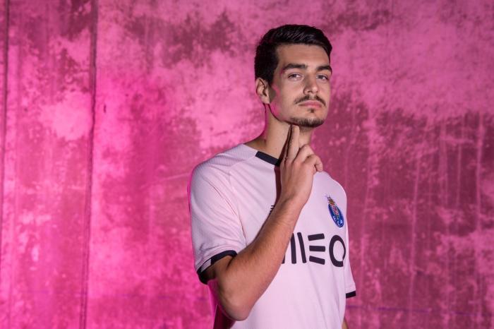 Revelado o terceiro equipamento do FC Porto para a nova época | Global News Portugal