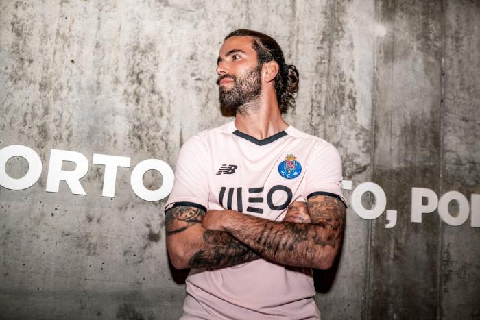 Revelado o terceiro equipamento do FC Porto para a nova época | Global News Portugal