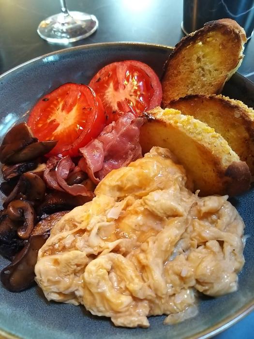 Vale a pena descobrir o brunch do “Habitat – Terra e Fogo” | Global News Portugal