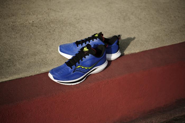 Se corres no asfalto diariamente e gostas de velocidade, as Kinvara 13 da Saucony podem ser o teu grande aliado | Global News Portugal