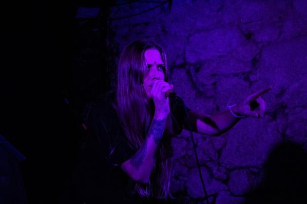 As imagens dos Mirror People no Ferro Bar | Global News Portugal