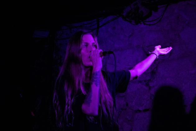 As imagens dos Mirror People no Ferro Bar | Global News Portugal