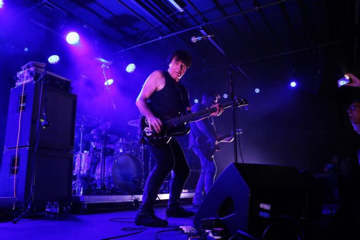 INCONTORNÁVEIS THE CHAMELEONS VOLTAM A LEVAR O PÚBLICO ATÉ AO OUTRO LADO… DA PONTE | Global News Portugal