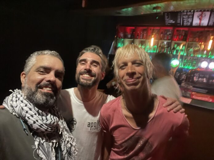 Slimmy, João Pedro (gerente do Apollo em Esmoriz) e Gilberto Pereira (colaborador do Globalnews).