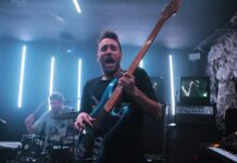 KARKARA NO FERRO: DESVARIO ELECTRIZANTE, HIPNÓTICO E INEBRIANTE