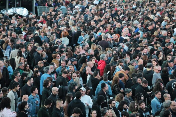 NORTH FESTIVAL’26: DOIS FESTIVAIS NUM SÓ... QUE, NO FUNDO, FOI UM SUBLIME CONCERTO DE THE CURE | Global News Portugal