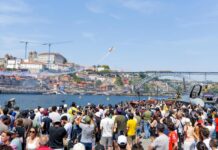 Milhares receberam o regresso dos aviões nas margens do Rio Douro
